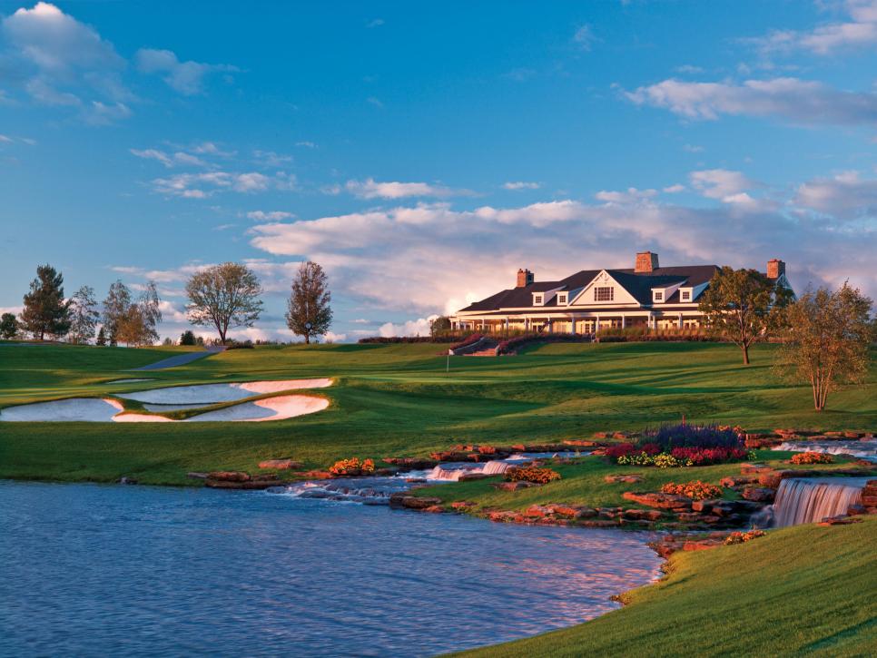 /content/dam/images/golfdigest/fullset/course-photos-for-places-to-play/Turning-Stone-Atunyote-clubhouse-NewYork-51619.jpg